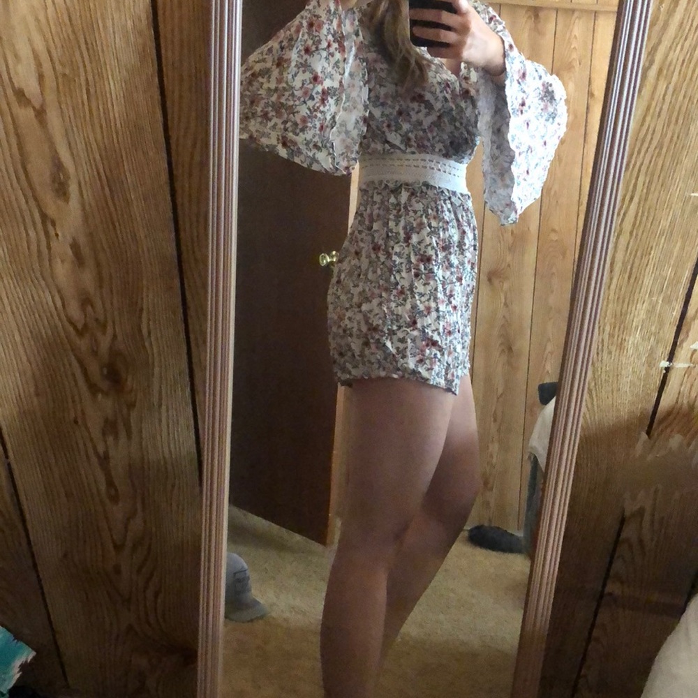 Romper - Picture 2 of 4